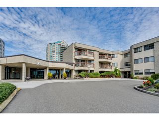 Photo 1: 116 31955 OLD YALE Road in Abbotsford: Abbotsford West Condo for sale in "Evergreen Village" : MLS®# R2620283