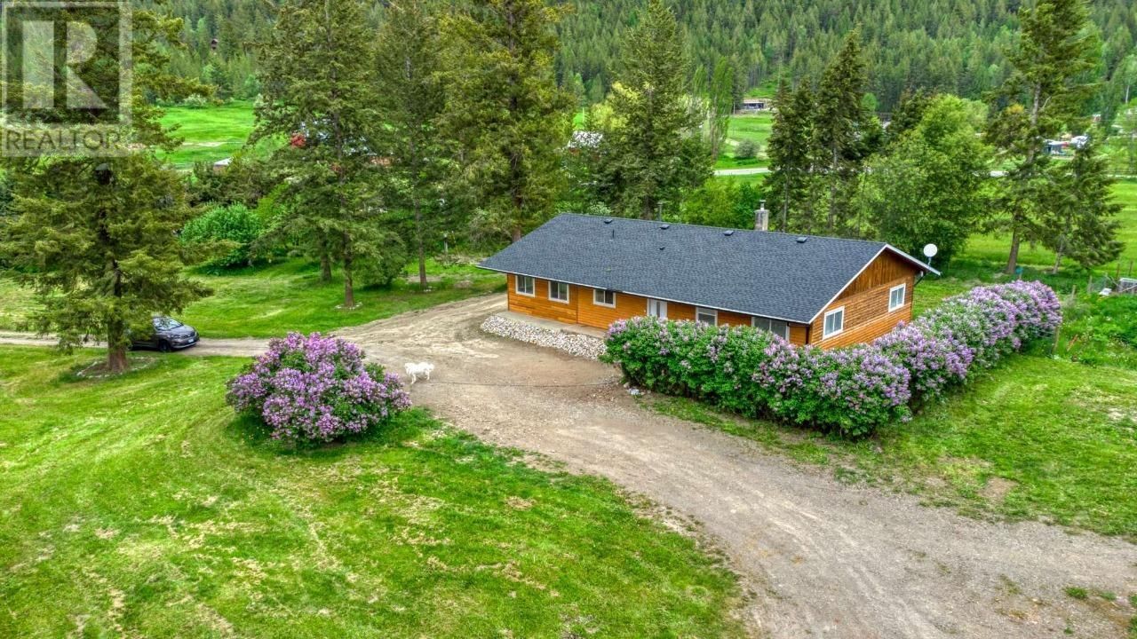 Main Photo: 498 Rawlings Lake Road in Lumby: House for sale : MLS®# 10275415