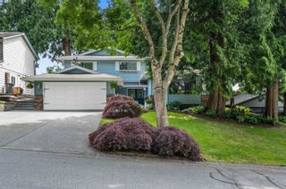 Photo 2: 5796 ABERDEEN Street in Surrey: Cloverdale BC House for sale in "Jersey Hills" (Cloverdale)  : MLS®# R2758165