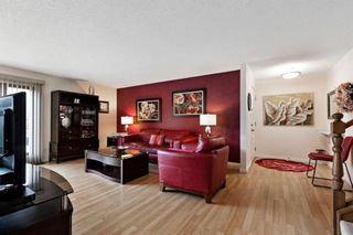 Photo 2: 7 Woodmont Rise SW in Calgary: Woodbine Detached for sale : MLS®# A1092046
