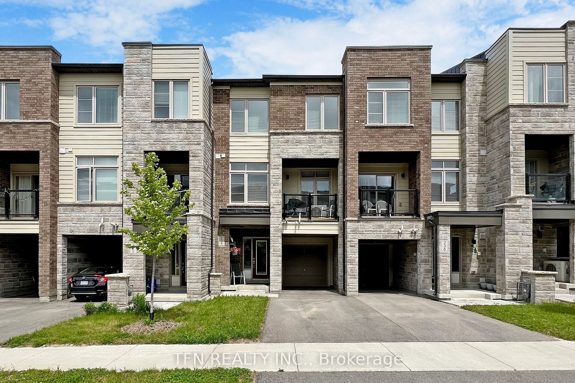 Main Photo: 238 Vivant Street in Newmarket: Woodland Hill House (3-Storey) for sale : MLS®# N6049172