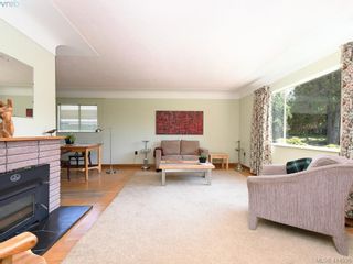 Photo 2: 888 Darwin Ave in VICTORIA: SE Swan Lake House for sale (Saanich East)  : MLS®# 822110