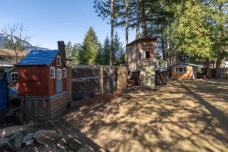 Photo 15: 41755 REID Road in Squamish: Brackendale House for sale in "BRACKENDALE" : MLS®# R2445526