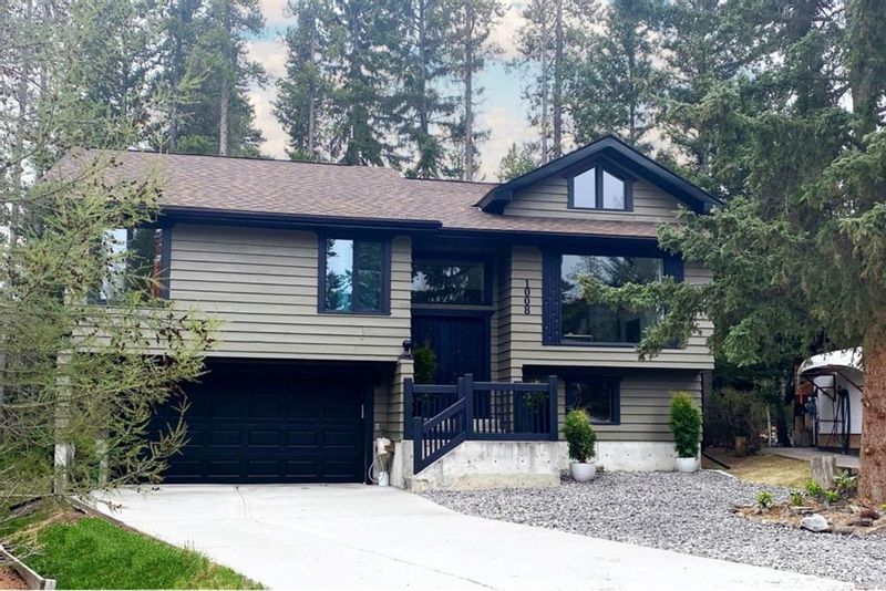 FEATURED LISTING: 1008 Larch Place Canmore