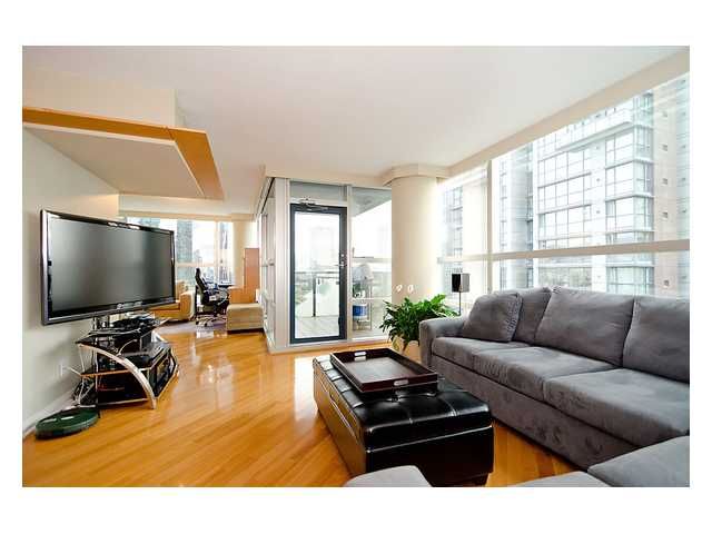 Main Photo: 1408 1050 BURRARD Street in Vancouver: Downtown VW Condo for sale in "SUITES AT THE WALL CENTRE" (Vancouver West)  : MLS®# V962212