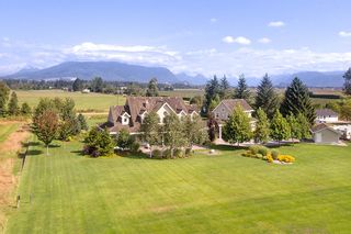 Photo 1: 17162 FORD Road in Pitt Meadows: West Meadows House for sale : MLS®# R2404646