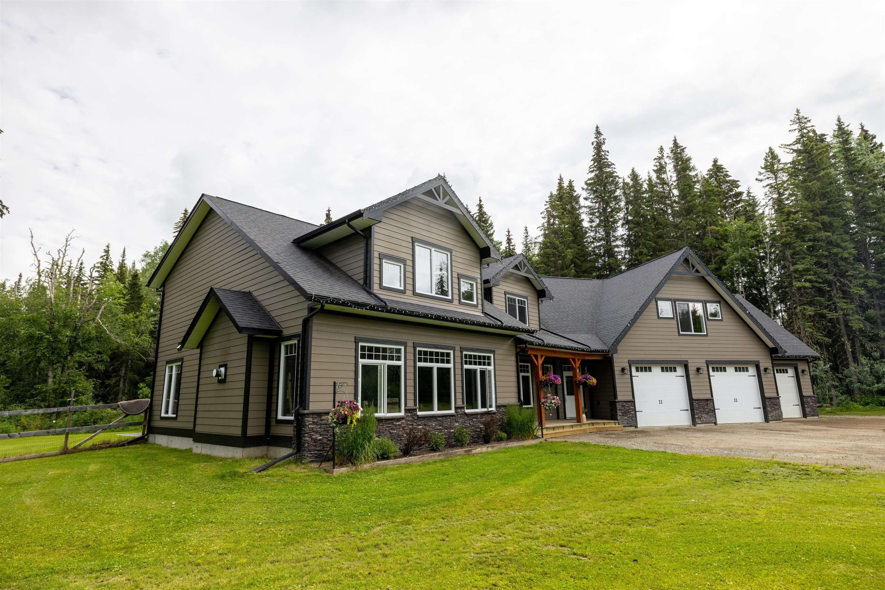 Photo 2: Photos: 6500 DAVE Road in Prince George: Blackwater House for sale (PG Rural West)  : MLS®# R2707579