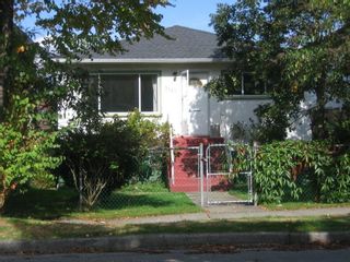 Photo 1: 3107 E 17TH Avenue in Vancouver: Renfrew Heights House for sale (Vancouver East)  : MLS®# R2620125