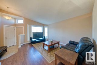Photo 4: 3203 28 Avenue in Edmonton: Zone 30 House for sale : MLS®# E4318973