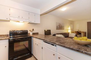 Photo 11: 204 2250 OXFORD Street in Vancouver: Hastings Condo for sale in "LANDMARK OXFORD" (Vancouver East)  : MLS®# R2219935