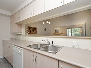 Photo 10: 204 1163 THE HIGH Street in Coquitlam: North Coquitlam Condo for sale in "KENSINGTON COURT" : MLS®# R2406076
