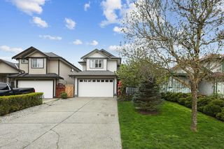 Photo 2: 18474 68A Avenue in Surrey: Cloverdale BC House for sale (Cloverdale)  : MLS®# R2685767