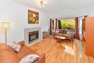 Photo 6: 1058 HOLLY PARK Rd in Central Saanich: CS Brentwood Bay Half Duplex for sale : MLS®# 917203