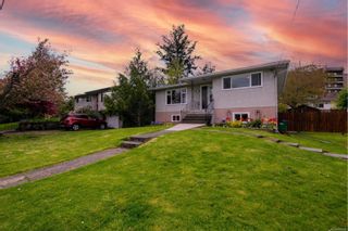 Photo 1: 4038 Hodgson Pl in Saanich: SE Lake Hill House for sale (Saanich East)  : MLS®# 902082