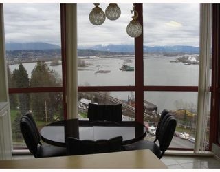Photo 2: 902 38 LEOPOLD Place in New_Westminster: Downtown NW Condo for sale (New Westminster)  : MLS®# V682221