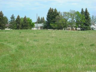 Photo 1: 10 Kelwood Place in Yorkton: Harris Lot/Land for sale : MLS®# SK902779