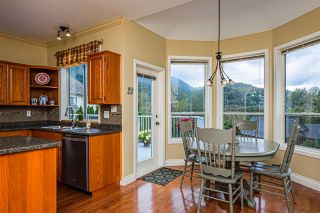 Photo 8: 4388 ESTATE Drive in Sardis - Chwk River Valley: Chilliwack River Valley House for sale (Sardis)  : MLS®# R2404360