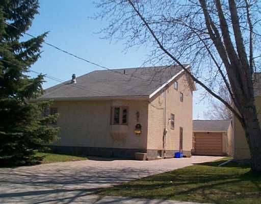 Main Photo: 206 STERLING Avenue in WINNIPEG: St Vital Single Family Detached for sale (South East Winnipeg)  : MLS®# 2505972