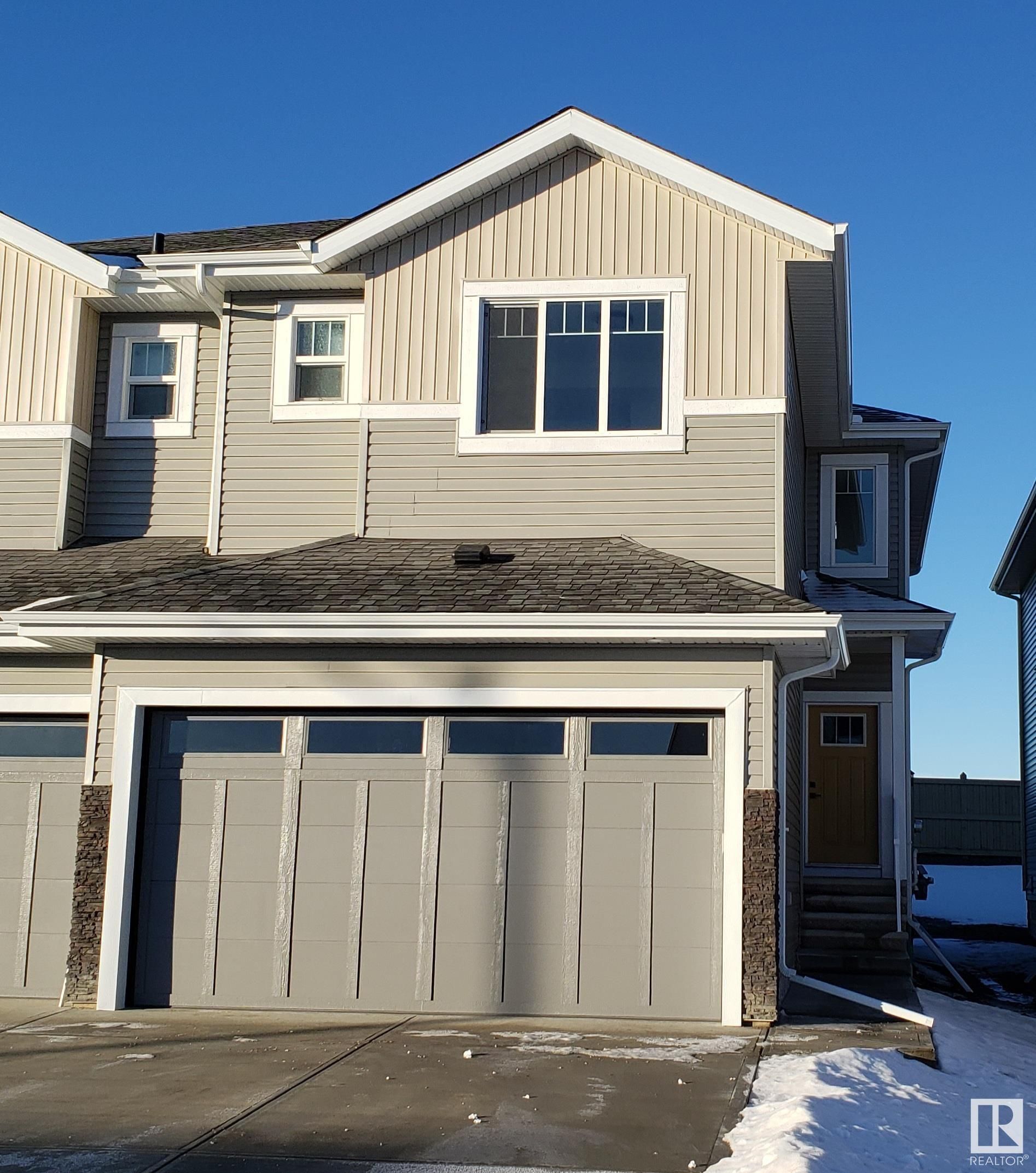 Main Photo: 17542 65A ST in Edmonton: Zone 03 House Half Duplex for sale : MLS®# E4321017