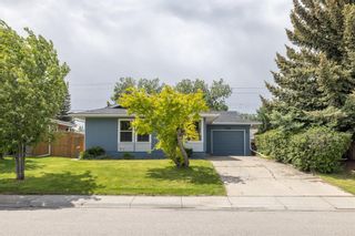 Main Photo: 10419 Maplecreek Drive SE in Calgary: Maple Ridge Detached for sale : MLS®# A1233460