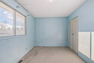 Photo 18: 343 Hawthorn Drive NW in Calgary: Thorncliffe Detached for sale : MLS®# A2014349