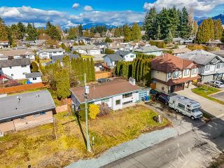 Photo 3: 33461 FRANKLIN Avenue in Abbotsford: Poplar House for sale : MLS®# R2856497