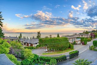 Photo 7: 14439 SUNSET Lane: White Rock House for sale in "The Landmarks" (South Surrey White Rock)  : MLS®# R2743918