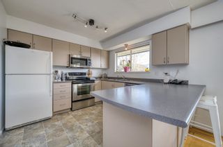 Photo 12: 528 ROSLYN Boulevard in North Vancouver: Dollarton House for sale : MLS®# R2755599
