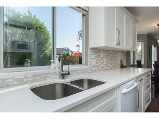 Photo 7: 15564 VISTA Drive: White Rock House for sale in "Vista Hills" (South Surrey White Rock)  : MLS®# R2407067
