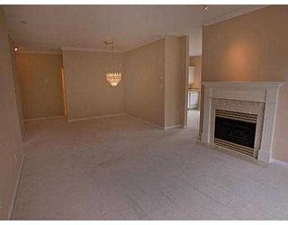 Photo 3: 302 3098 GUILDFORD WY in Coquitlam: North Coquitlam Condo for sale in "MARLBOROUGH HOUSE" : MLS®# V556001