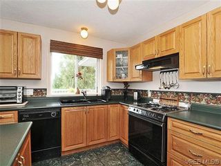 Photo 7: 913 Shaw Ave in VICTORIA: La Florence Lake House for sale (Langford)  : MLS®# 609114
