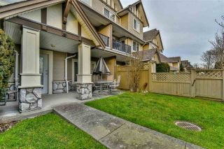 Photo 4: 3 18181 68 Avenue in Surrey: Cloverdale BC Townhouse for sale in "MAGNOLIA" (Cloverdale)  : MLS®# R2141372