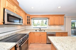 Photo 8: 873 CORNELL Avenue in Coquitlam: Coquitlam West House for sale : MLS®# R2704489