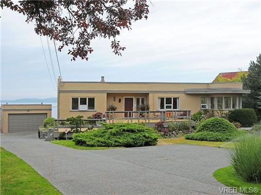 Main Photo: 5020 Lockehaven Dr in VICTORIA: SE Ten Mile Point House for sale (Saanich East)  : MLS®# 649508
