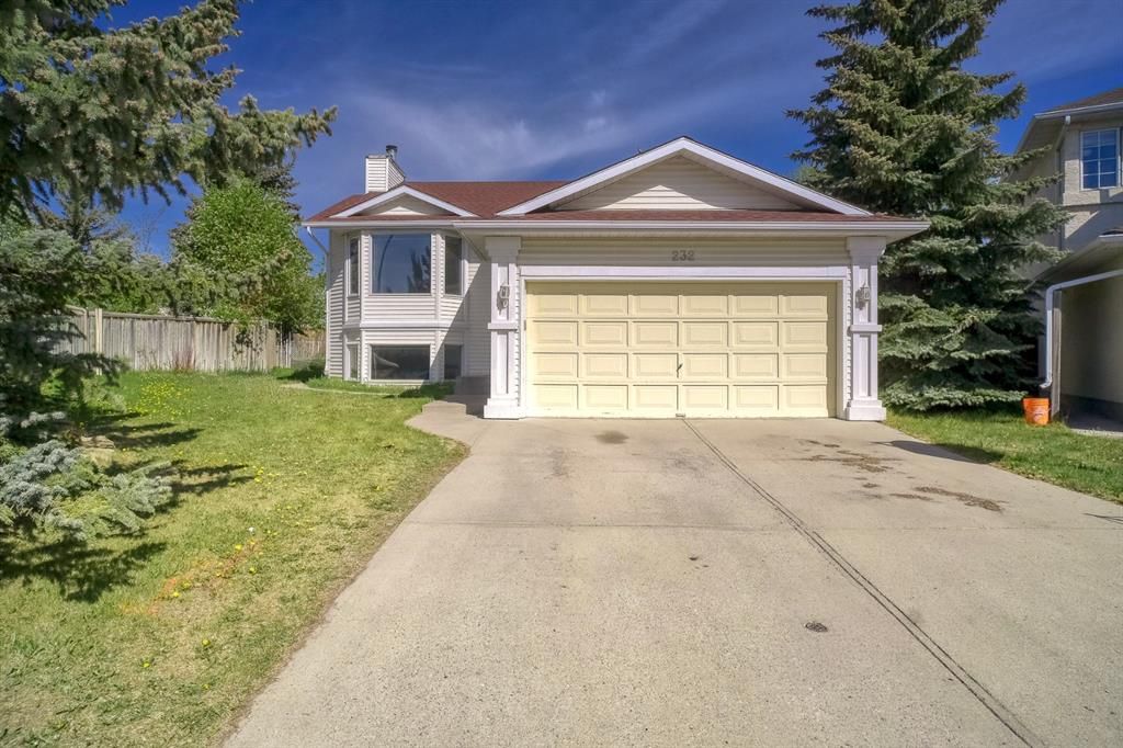 Main Photo: 232 Millview Place SW in Calgary: Millrise Detached for sale : MLS®# A1226394