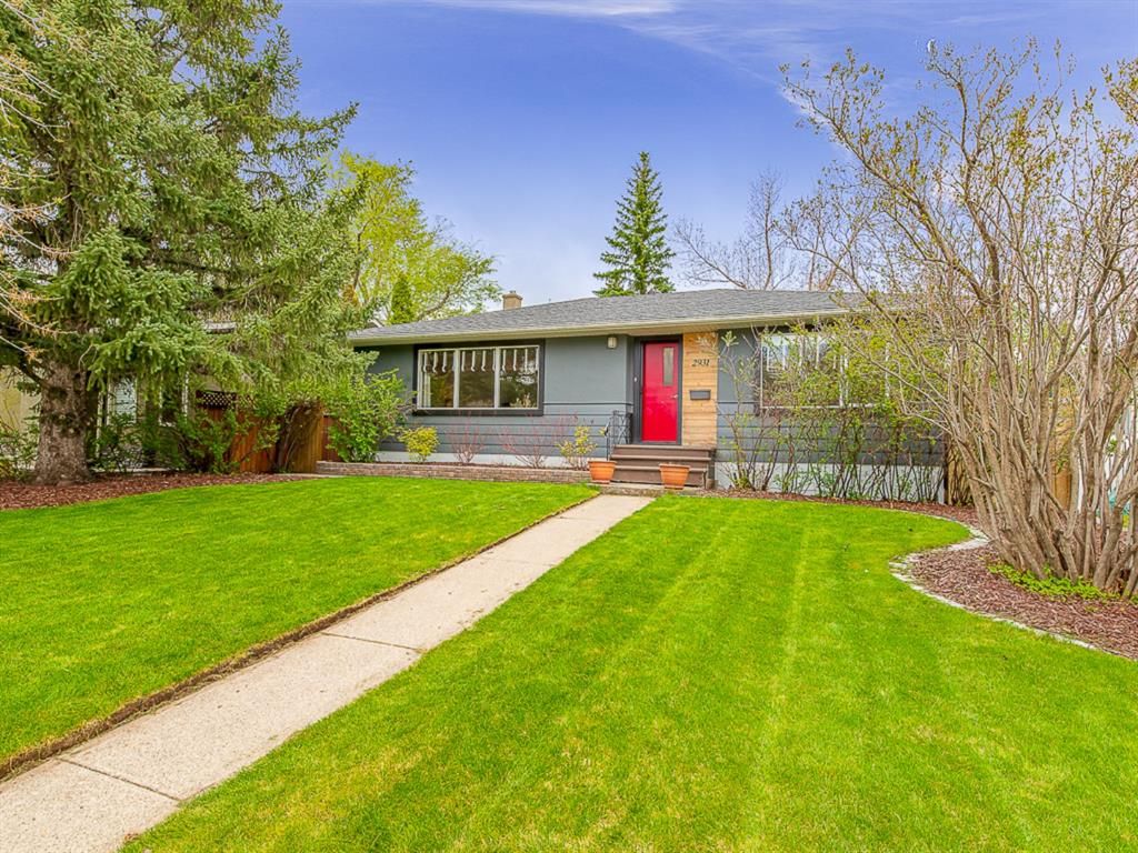 Main Photo: 2931 14 Avenue NW in Calgary: St Andrews Heights Detached for sale : MLS®# A1095368
