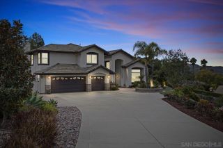 Main Photo: NORTH ESCONDIDO House for sale : 5 bedrooms : 2031 Ridgecrest Place in Escondido