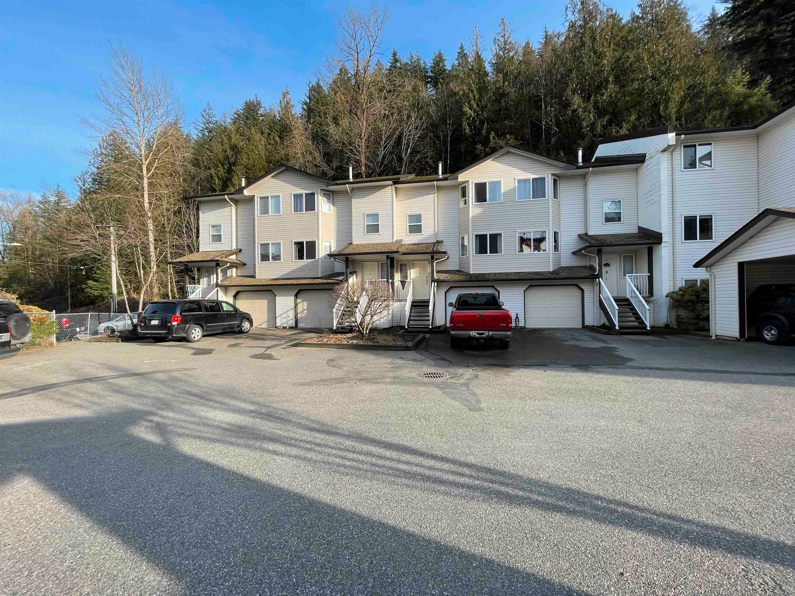 Main Photo: 22 5352 VEDDER Road in Chilliwack: Vedder Crossing Townhouse for sale in "Mountain View" (Sardis)  : MLS®# R2847700