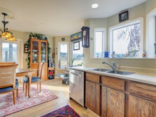 Photo 9: 5880 Bear Hill Rd in Saanich: SW Elk Lake House for sale (Saanich West)  : MLS®# 920679