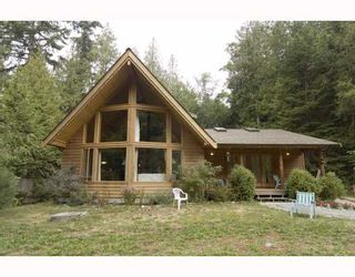 Photo 1: 3160 BEACH Avenue: Roberts Creek House for sale (Sunshine Coast)  : MLS®# V765023