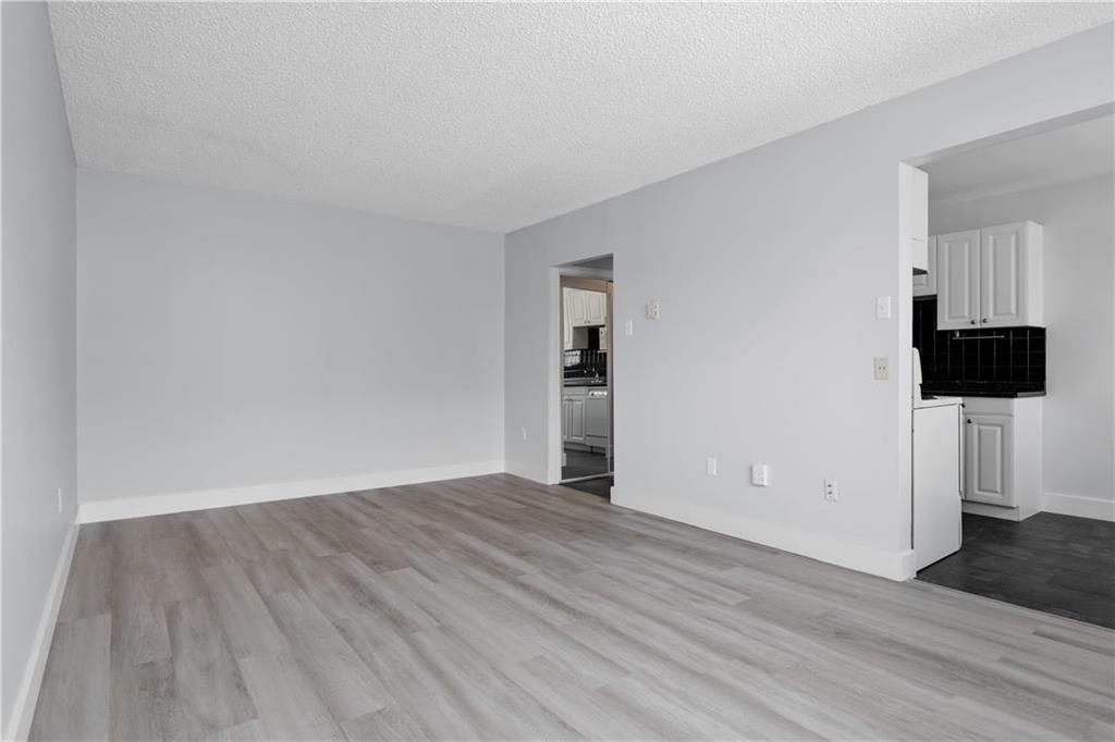 Photo 5: Photos: 14 1056 Grant Avenue in Winnipeg: Condominium for sale (1Bw)  : MLS®# 202120638