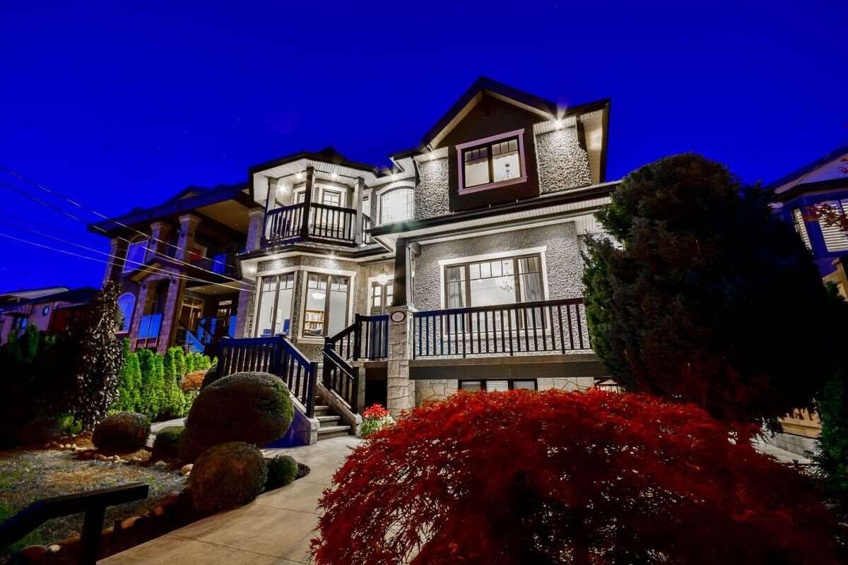 Main Photo: 206 DELTA Avenue in Burnaby: Capitol Hill BN House for sale (Burnaby North)  : MLS®# R2095934