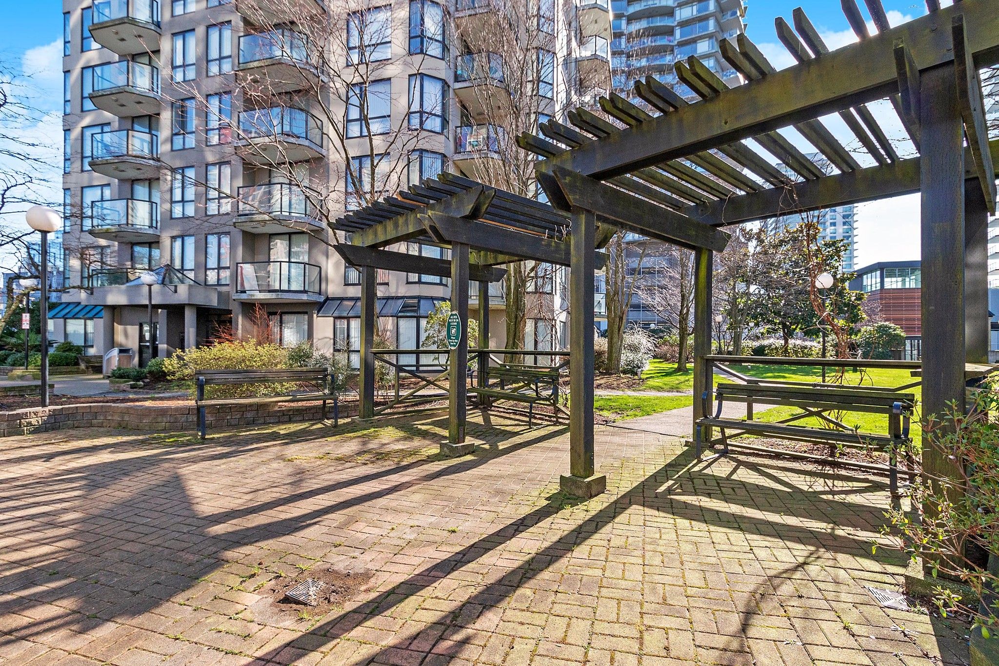 Photo 21: Photos: 1402 828 AGNES Street in New Westminster: Downtown NW Condo for sale in "WESTMINSTER TOWERS" : MLS®# R2437776