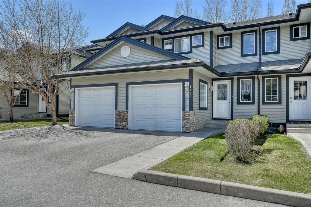 Main Photo: 132 Stonemere Place: Chestermere Row/Townhouse for sale : MLS®# A1108633