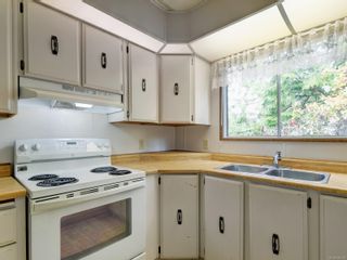 Photo 11: 9401 Lauries Lane in Sidney: Si Sidney South-West Manufactured Home for sale : MLS®# 926834