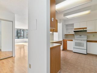 Photo 2: 902 1860 ROBSON Street in Vancouver: West End VW Condo for sale in "Stanley Park Place" (Vancouver West)  : MLS®# R2690533