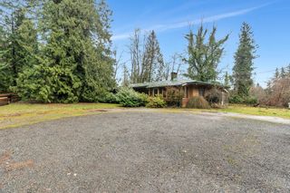 Photo 2: 6782 248 Street in Langley: County Line Glen Valley House for sale : MLS®# R2855087