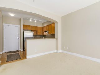 Photo 10: 311 2280 WESBROOK Mall in Vancouver: University VW Condo for sale in "KEATS HALL" (Vancouver West)  : MLS®# R2193319