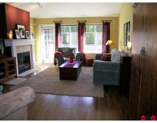 Photo 2: 95 8888 151ST Street in Surrey: Bear Creek Green Timbers Townhouse for sale : MLS®# F2903786