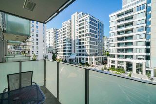 Photo 15: 413 1661 QUEBEC Street in Vancouver: Mount Pleasant VE Condo for sale in "Voda" (Vancouver East)  : MLS®# R2408095